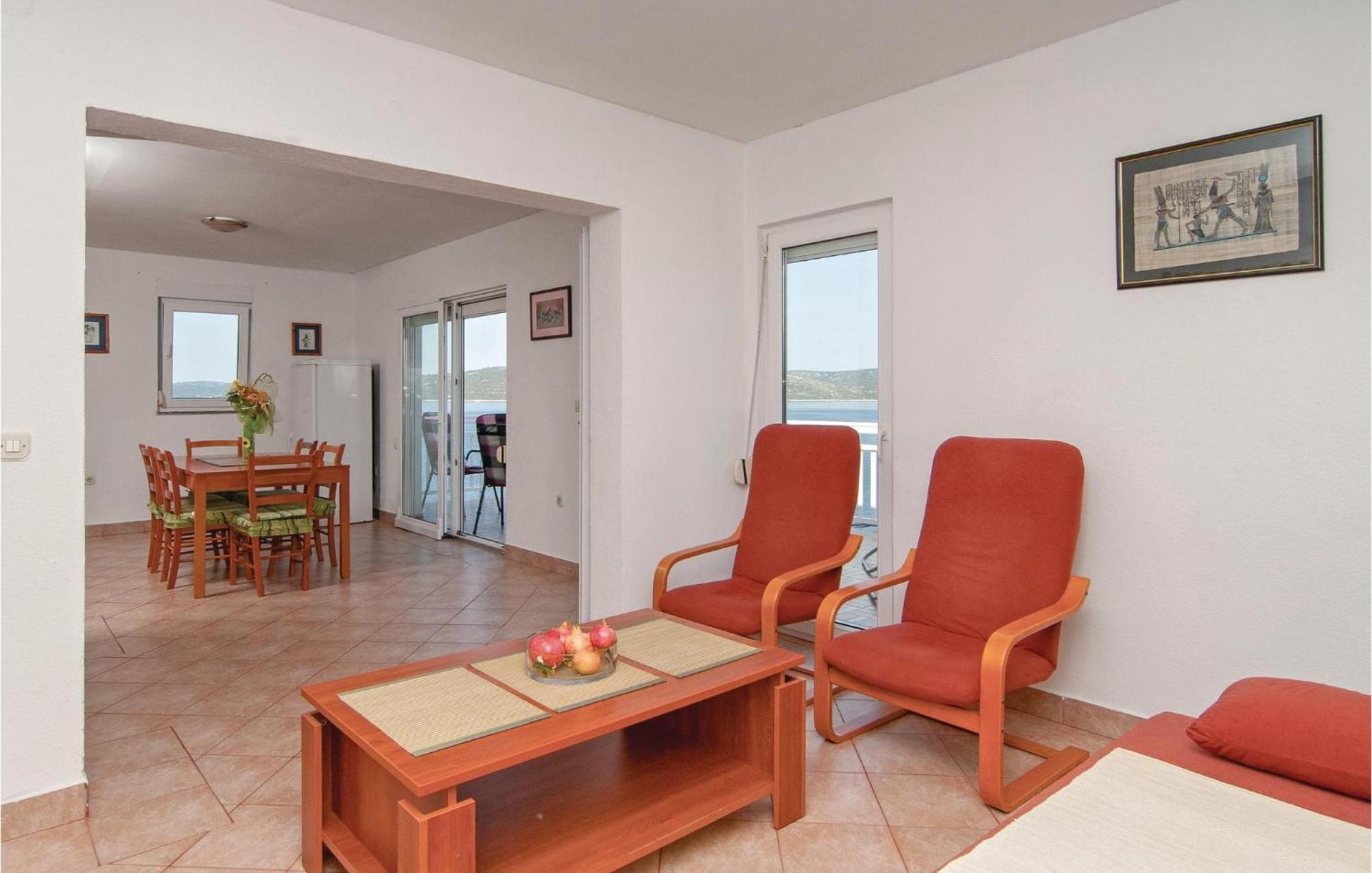 2 Bedroom Awesome Apartment In Drvenik Veliki Экстерьер фото